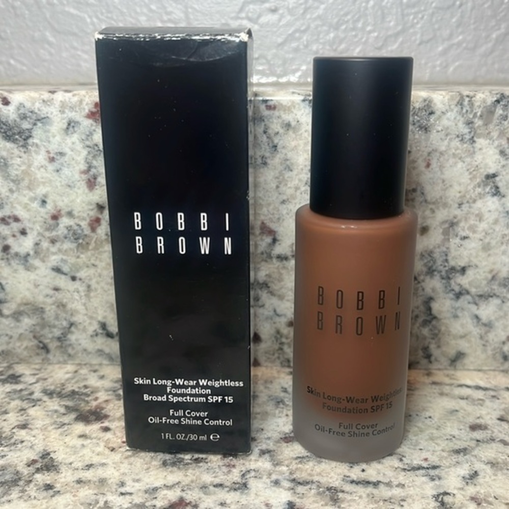 Bobbi Brown Cool Espresso Weightless Foundation